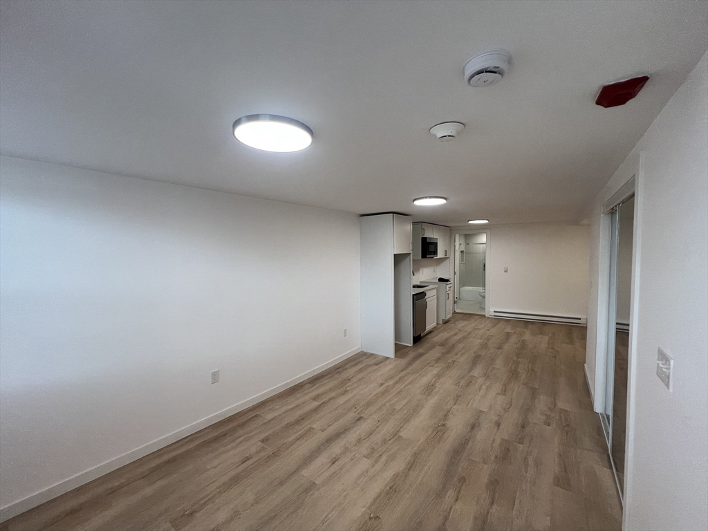 5 Bellingham Ave, Revere, Massachusetts, 2 Rooms Rooms,1 BathroomBathrooms,Residential Lease,For Rent,Bellingham Ave,73426818