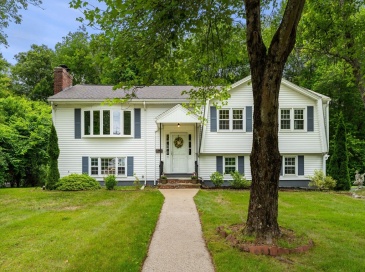 15 Stanford Dr, Westwood, Massachusetts, 3 Bedrooms Bedrooms, 9 Rooms Rooms,2.5 BathroomsBathrooms,Residential,For Sale,Stanford Dr,73395700