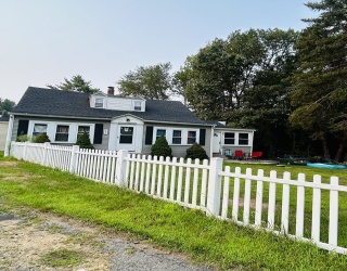 733 Pleasant St, Leicester, Massachusetts, 1 Bedroom Bedrooms, 3 Rooms Rooms,1 BathroomBathrooms,Residential Lease,For Rent,Pleasant St,73414113