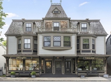 11 Central Street, Manchester, Massachusetts, 1 Bedroom Bedrooms, 4 Rooms Rooms,1 BathroomBathrooms,Residential Lease,For Rent,Central Street,73427860