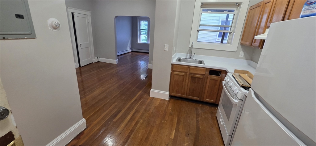 44 Estes St, Lynn, Massachusetts, 1 Bedroom Bedrooms, 5 Rooms Rooms,1 BathroomBathrooms,Residential Lease,For Rent,Estes St,73421892