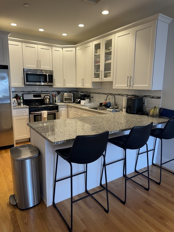 387 W Broadway, Boston, Massachusetts, 2 Bedrooms Bedrooms, 3 Rooms Rooms,2 BathroomsBathrooms,Residential Lease,For Rent,W Broadway,73420793