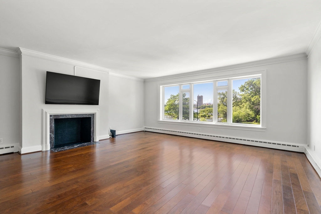 270 Beacon Street, Boston, Massachusetts, 1 Bedroom Bedrooms, 4 Rooms Rooms,1 BathroomBathrooms,Residential Lease,For Rent,Beacon Street,73434209