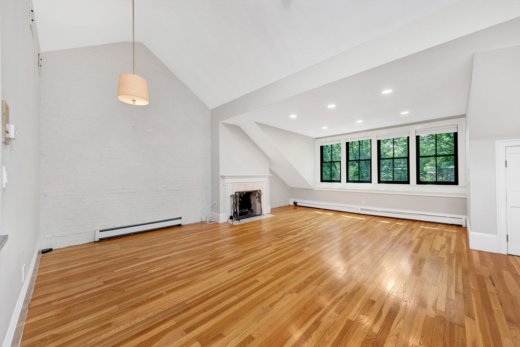 32 E Springfield, Boston, Massachusetts, 3 Bedrooms Bedrooms, 6 Rooms Rooms,1.5 BathroomsBathrooms,Residential Lease,For Rent,E Springfield,73409168