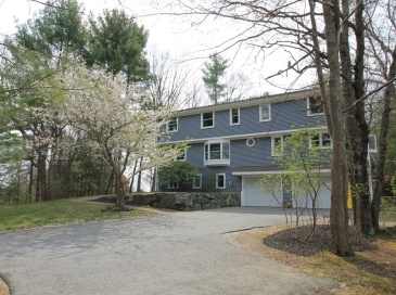 655 Central St, Holliston, Massachusetts, 4 Bedrooms Bedrooms, 10 Rooms Rooms,3.5 BathroomsBathrooms,Residential,For Sale,Central St,73338748