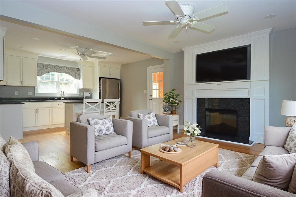 1188 Main Street, Walpole, Massachusetts, 4 Bedrooms Bedrooms, 7 Rooms Rooms,1 BathroomBathrooms,Residential,For Sale,Main Street,73366423