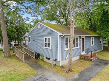 946 Thorndike St, New Bedford, Massachusetts, 3 Bedrooms Bedrooms, 5 Rooms Rooms,1 BathroomBathrooms,Residential,For Sale,Thorndike St,73395875