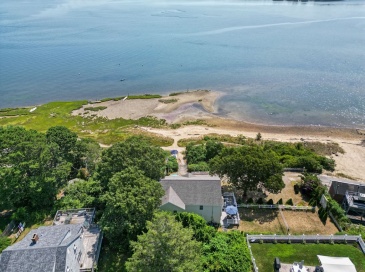 2 Wychunas Ave, Wareham, Massachusetts, 5 Bedrooms Bedrooms, 10 Rooms Rooms,3 BathroomsBathrooms,Residential,For Sale,Wychunas Ave,73412335