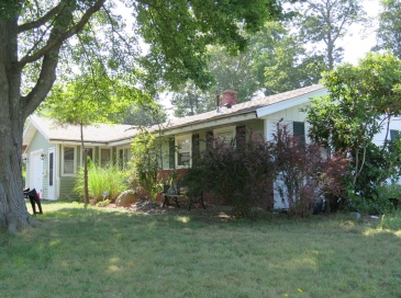 190 Kevin Rd, Brockton, Massachusetts, 3 Bedrooms Bedrooms, 6 Rooms Rooms,1 BathroomBathrooms,Residential,For Sale,Kevin Rd,73411706