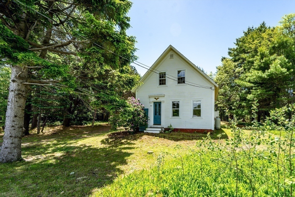 301 & 303 Main Street, Dennis, Massachusetts, 2 Bedrooms Bedrooms, 4 Rooms Rooms,1 BathroomBathrooms,Residential,For Sale,Main Street,73382809