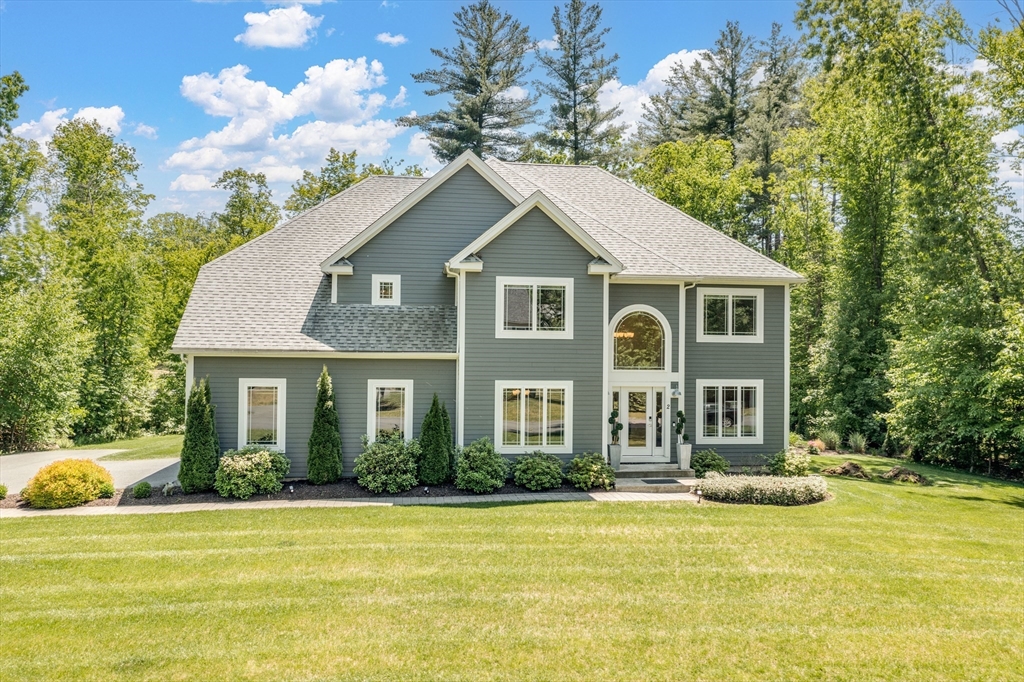 2 Nikkis Way, Hadley, Massachusetts, 4 Bedrooms Bedrooms, 9 Rooms Rooms,3.5 BathroomsBathrooms,Residential,For Sale,Nikkis Way,73394016