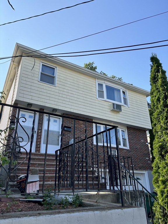 34-A Olcott St, Watertown, Massachusetts, 3 Bedrooms Bedrooms, 6 Rooms Rooms,1.5 BathroomsBathrooms,Residential Lease,For Rent,Olcott St,73418628