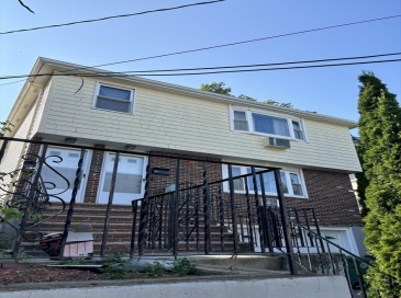 34-A Olcott St, Watertown, Massachusetts, 3 Bedrooms Bedrooms, 6 Rooms Rooms,1.5 BathroomsBathrooms,Residential Lease,For Rent,Olcott St,73418628