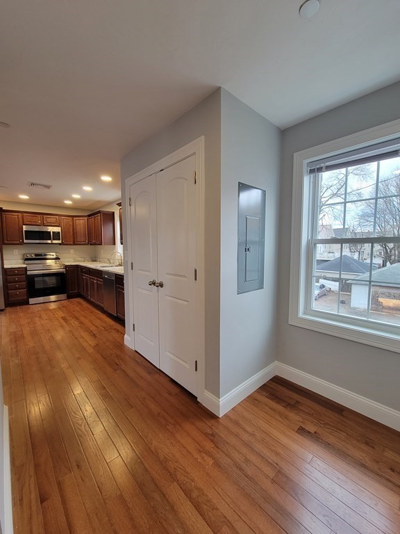 944 Warren, Brockton, Massachusetts, 2 Bedrooms Bedrooms, 4 Rooms Rooms,1.5 BathroomsBathrooms,Residential Lease,For Rent,Warren,73437863