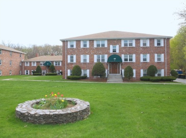 180 Tyngsboro Rd, Chelmsford, Massachusetts, 2 Bedrooms Bedrooms, 4 Rooms Rooms,1 BathroomBathrooms,Residential Lease,For Rent,Tyngsboro Rd,73420517