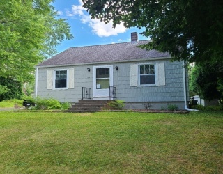 22 Haig Ave, South Hadley, Massachusetts, 4 Bedrooms Bedrooms, 6 Rooms Rooms,1 BathroomBathrooms,Residential Lease,For Rent,Haig Ave,73426824