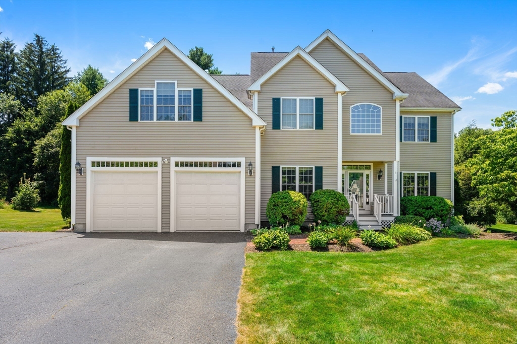 3 Apple Rock, Millis, Massachusetts, 5 Bedrooms Bedrooms, 13 Rooms Rooms,3.5 BathroomsBathrooms,Residential,For Sale,Apple Rock,73409170