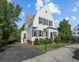 33 Gosnold St, Worcester, Massachusetts, 5 Bedrooms Bedrooms, 9 Rooms Rooms,2 BathroomsBathrooms,Residential Income,For Sale,Gosnold St,73416058