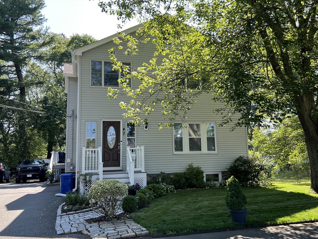 47 Fairmount Ave, Saugus, Massachusetts, 3 Bedrooms Bedrooms, 9 Rooms Rooms,2.5 BathroomsBathrooms,Residential,For Sale,Fairmount Ave,73405016