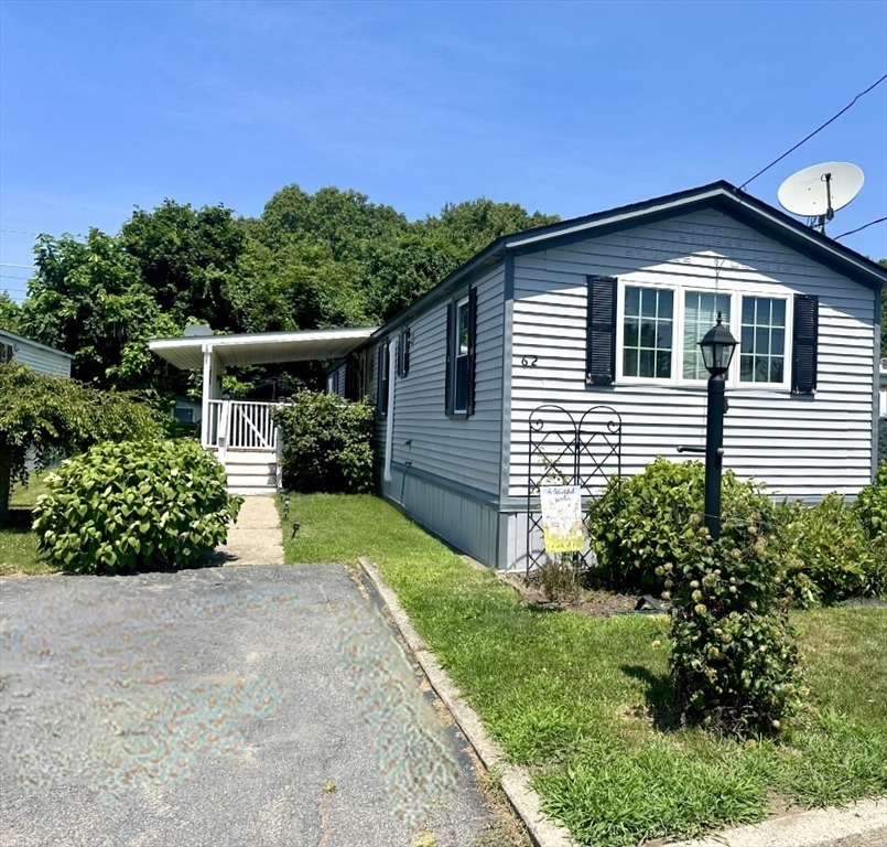 62 Colvin, Attleboro, Massachusetts, 2 Bedrooms Bedrooms, 5 Rooms Rooms,2 BathroomsBathrooms,Residential,For Sale,Colvin,73410836
