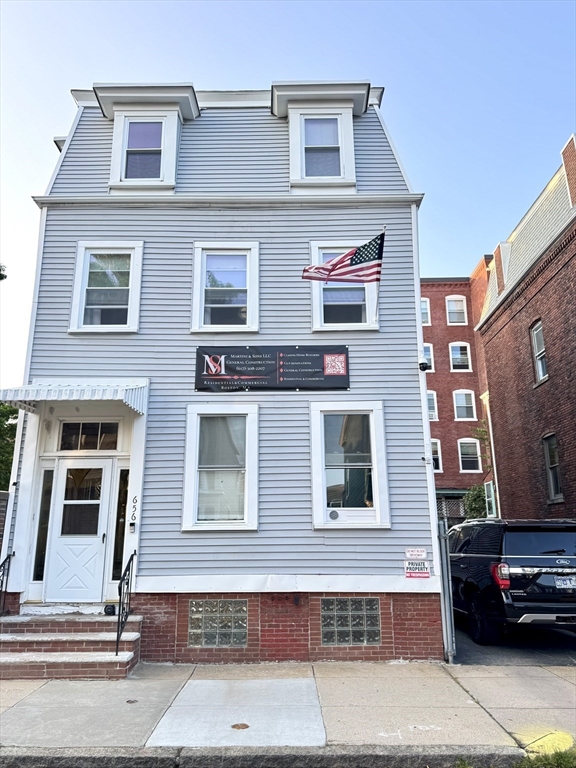 656 East 5th St, Boston, Massachusetts, 4 Bedrooms Bedrooms, 7 Rooms Rooms,3.5 BathroomsBathrooms,Residential Income,For Sale,East 5th St,73421081