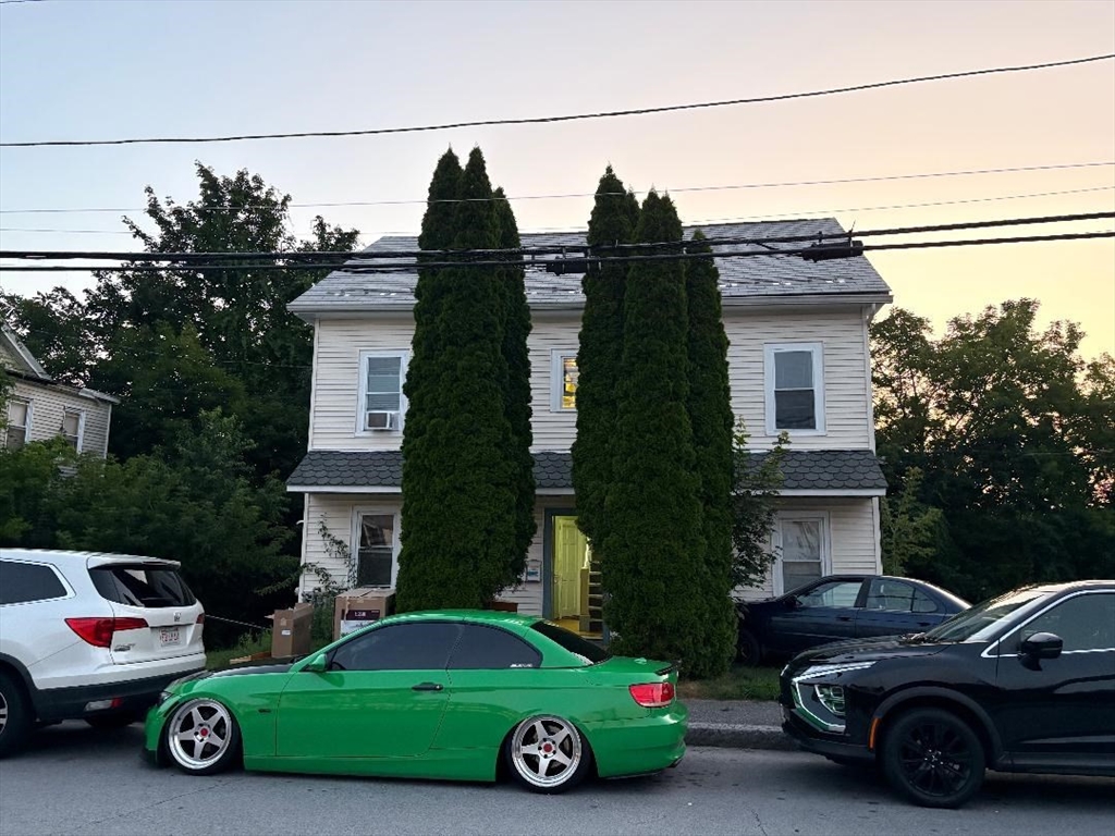 52 Whitcomb Street, Webster, Massachusetts, 10 Bedrooms Bedrooms, 21 Rooms Rooms,5 BathroomsBathrooms,Residential Income,For Sale,Whitcomb Street,73410432