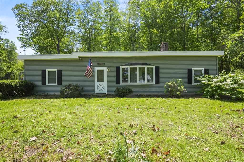 150 Townsend Harbor Road, Lunenburg, Massachusetts, 3 Bedrooms Bedrooms, 6 Rooms Rooms,1 BathroomBathrooms,Residential,For Sale,Townsend Harbor Road,73378842