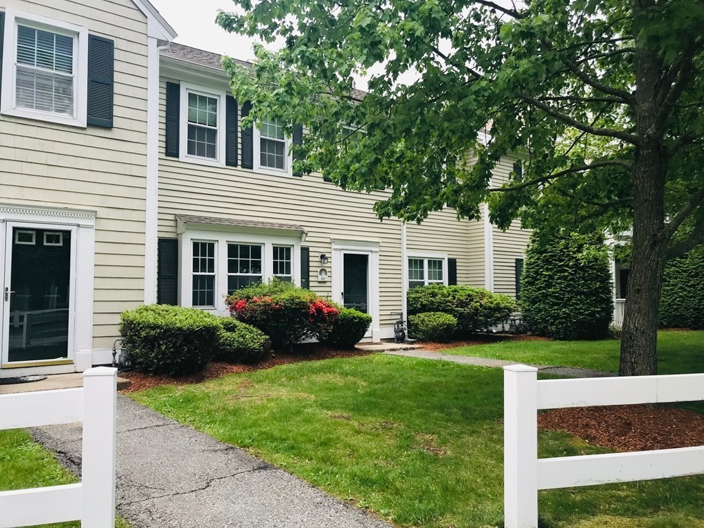 102 Brookside Dr, Andover, Massachusetts, 3 Bedrooms Bedrooms, 6 Rooms Rooms,2.5 BathroomsBathrooms,Residential Lease,For Rent,Brookside Dr,73428970