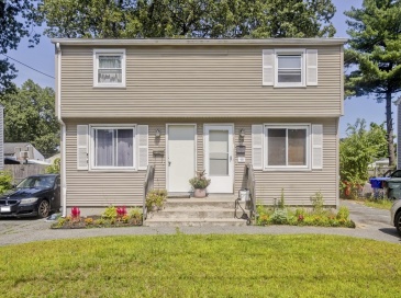 59-61 Humbert St, Springfield, Massachusetts, 4 Bedrooms Bedrooms, 8 Rooms Rooms,2 BathroomsBathrooms,Residential Income,For Sale,Humbert St,73410790