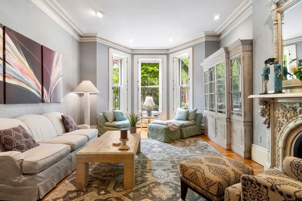 319 Marlborough St, Boston, Massachusetts, 3 Bedrooms Bedrooms, 6 Rooms Rooms,3 BathroomsBathrooms,Residential Lease,For Rent,Marlborough St,73407824