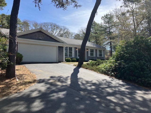 144 Lakeview Avenue, Chatham, Massachusetts, 3 Bedrooms Bedrooms, 8 Rooms Rooms,2 BathroomsBathrooms,Residential,For Sale,Lakeview Avenue,73363317