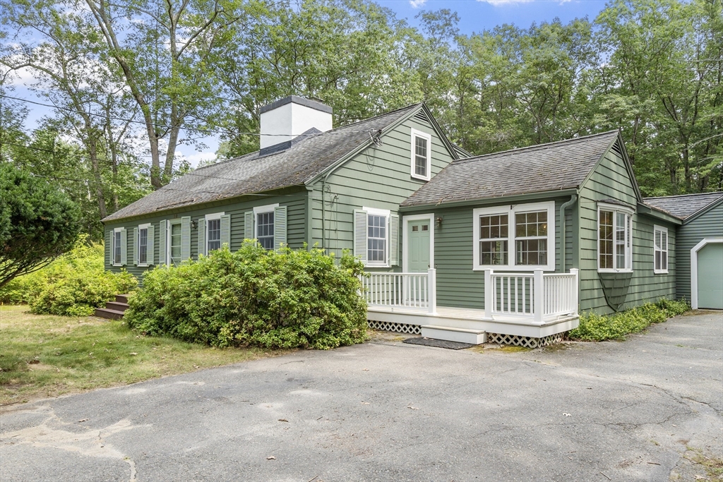 358 East St, Carlisle, Massachusetts, 4 Bedrooms Bedrooms, 8 Rooms Rooms,2 BathroomsBathrooms,Residential,For Sale,East St,73415092