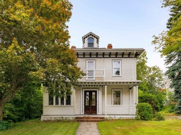 18 Westminster Ave, Boston, Massachusetts, 5 Bedrooms Bedrooms, 11 Rooms Rooms,3 BathroomsBathrooms,Residential Income,For Sale,Westminster Ave,73427228