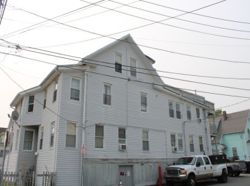 13 1/2 Cleveland St, Gloucester, Massachusetts, 9 Bedrooms Bedrooms, 22 Rooms Rooms,6 BathroomsBathrooms,Residential Income,For Sale,Cleveland St,73422257