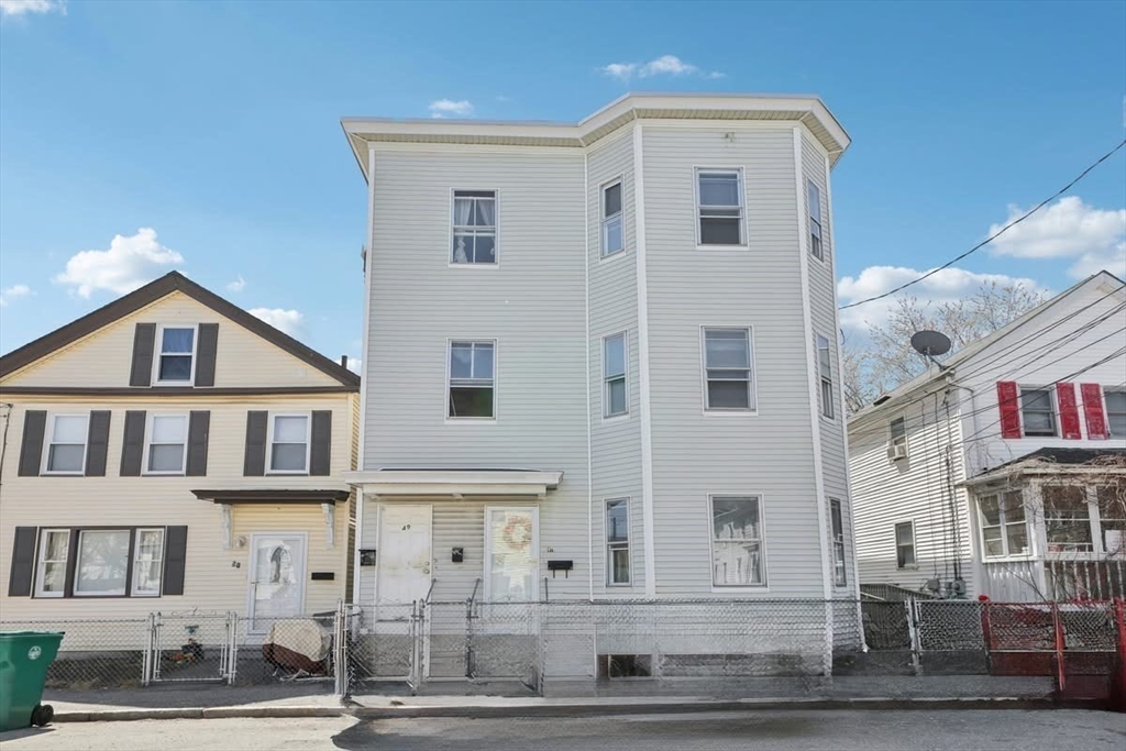 47-49 Walnut St, Lowell, Massachusetts, 11 Bedrooms Bedrooms, 23 Rooms Rooms,4.5 BathroomsBathrooms,Residential Income,For Sale,Walnut St,73364393