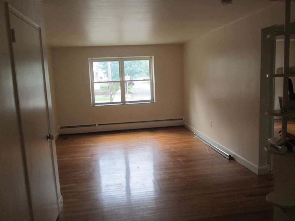 276 Mass Ave, Arlington, Massachusetts, 2 Bedrooms Bedrooms, 4 Rooms Rooms,1 BathroomBathrooms,Residential Lease,For Rent,Mass Ave,73426785