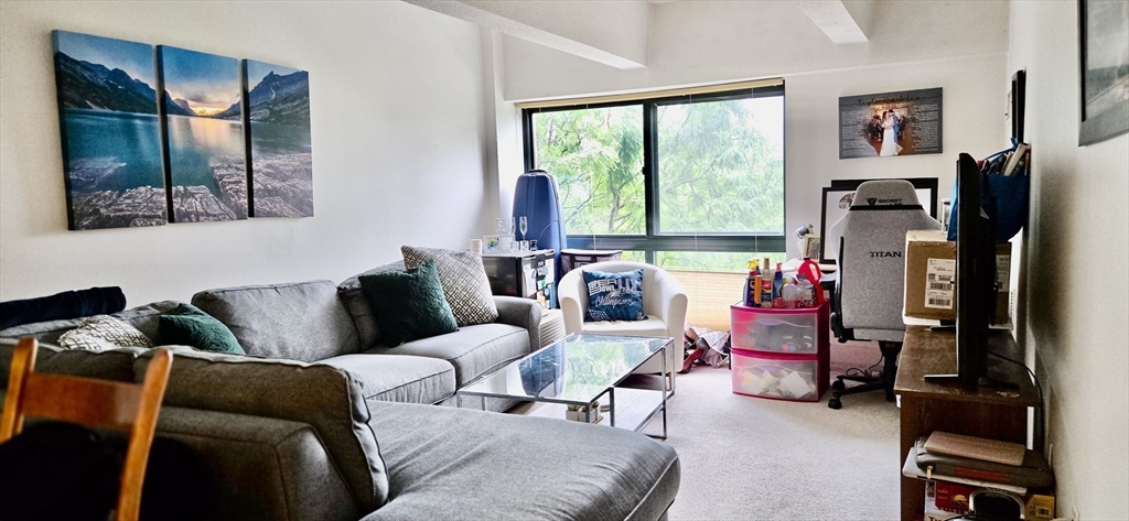 42 8th, Boston, Massachusetts, 1 Bedroom Bedrooms, 3 Rooms Rooms,1 BathroomBathrooms,Residential Lease,For Rent,8th,73408668