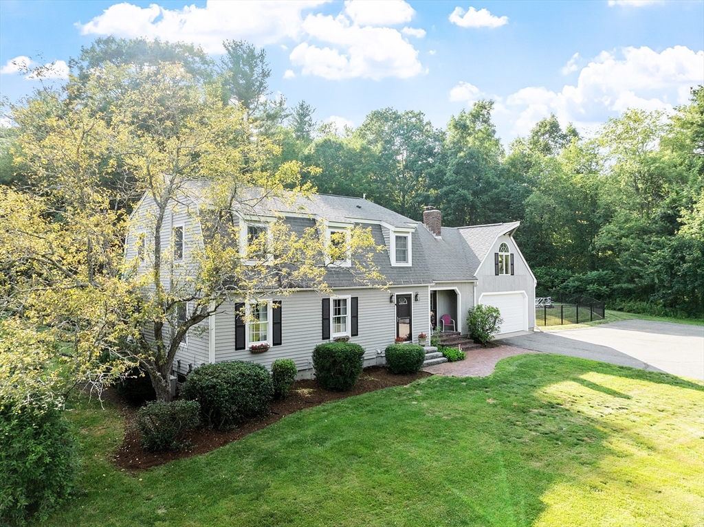 35 Mount Lebanon St, Pepperell, Massachusetts, 4 Bedrooms Bedrooms, 10 Rooms Rooms,2.5 BathroomsBathrooms,Residential,For Sale,Mount Lebanon St,73396368