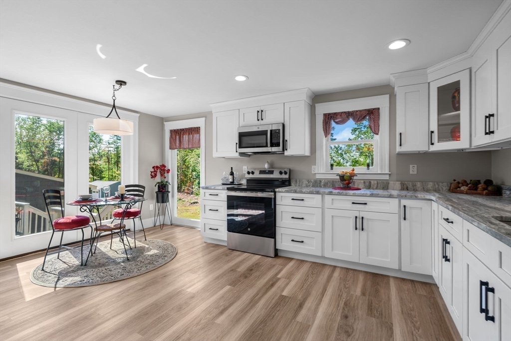 58 Main Street, Plaistow, New Hampshire, 3 Bedrooms Bedrooms, 9 Rooms Rooms,1.5 BathroomsBathrooms,Residential,For Sale,Main Street,73431018