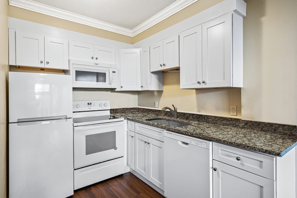 36 Eliot St, Boston, Massachusetts, 2 Bedrooms Bedrooms, 3 Rooms Rooms,2 BathroomsBathrooms,Residential Lease,For Rent,Eliot St,73436881