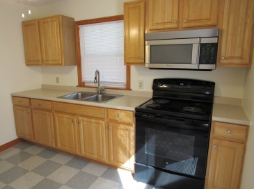 390 Pleasant St, Gardner, Massachusetts, 2 Bedrooms Bedrooms, 4 Rooms Rooms,1 BathroomBathrooms,Residential Lease,For Rent,Pleasant St,73431704