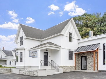 843 Main Street, Clinton, Massachusetts, 1 Bedroom Bedrooms, 5 Rooms Rooms,1 BathroomBathrooms,Residential Lease,For Rent,Main Street,73433008