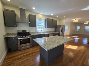 9-11 Emerald, Medford, Massachusetts, 2 Bedrooms Bedrooms, 6 Rooms Rooms,2 BathroomsBathrooms,Residential Lease,For Rent,Emerald,73434842