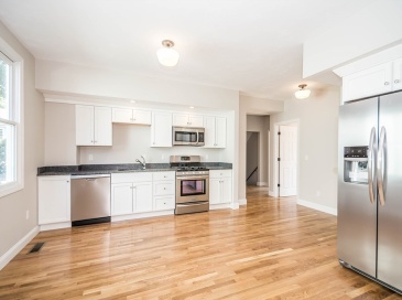 75 Summer, Medford, Massachusetts, 4 Bedrooms Bedrooms, 7 Rooms Rooms,2.5 BathroomsBathrooms,Residential Lease,For Rent,Summer,73389683