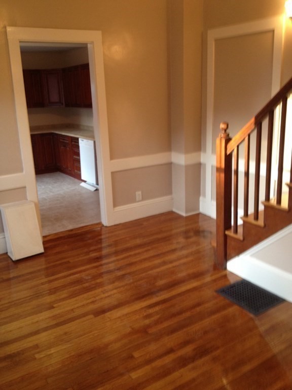 77 S. Central, Quincy, Massachusetts, 2 Bedrooms Bedrooms, 4 Rooms Rooms,1 BathroomBathrooms,Residential Lease,For Rent,S. Central,73419732