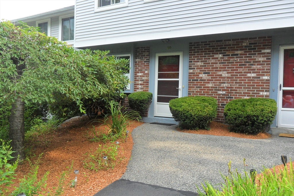 10 Apple Tree Road, Hopkinton, Massachusetts, 2 Bedrooms Bedrooms, 7 Rooms Rooms,1.5 BathroomsBathrooms,Residential Lease,For Rent,Apple Tree Road,73420488