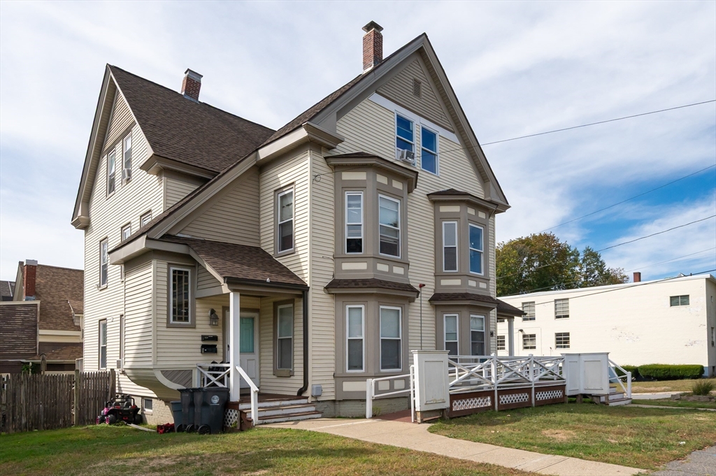 494-496 Main Street, Haverhill, Massachusetts, 4 Bedrooms Bedrooms, 6 Rooms Rooms,1 BathroomBathrooms,Residential Lease,For Rent,Main Street,73438888