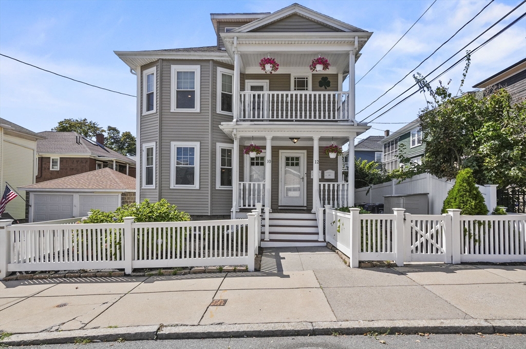 10-12 Charlemont St, Boston, Massachusetts, 5 Bedrooms Bedrooms, 11 Rooms Rooms,2 BathroomsBathrooms,Residential Income,For Sale,Charlemont St,73427025