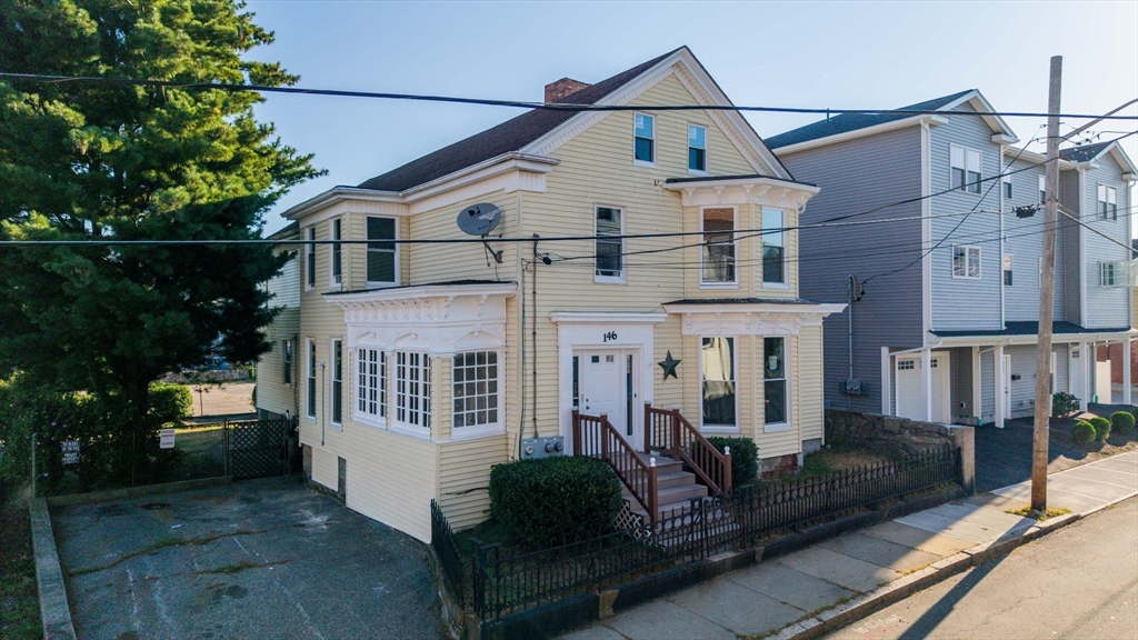 146 Franklin St, Fall River, Massachusetts, 6 Bedrooms Bedrooms, 12 Rooms Rooms,2 BathroomsBathrooms,Residential Income,For Sale,Franklin St,73425778