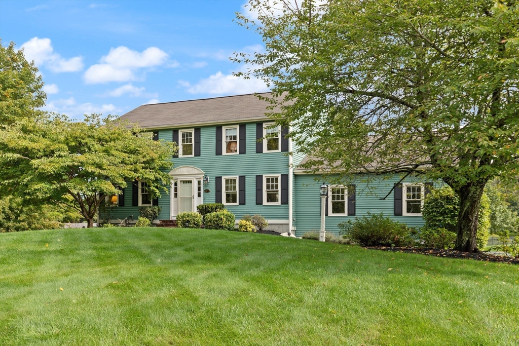 264 Bay Rd, Easton, Massachusetts, 4 Bedrooms Bedrooms, 8 Rooms Rooms,2.5 BathroomsBathrooms,Residential,For Sale,Bay Rd,73430839